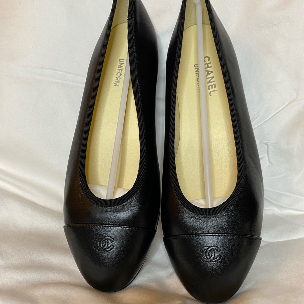 Black Chanel Ballet flats